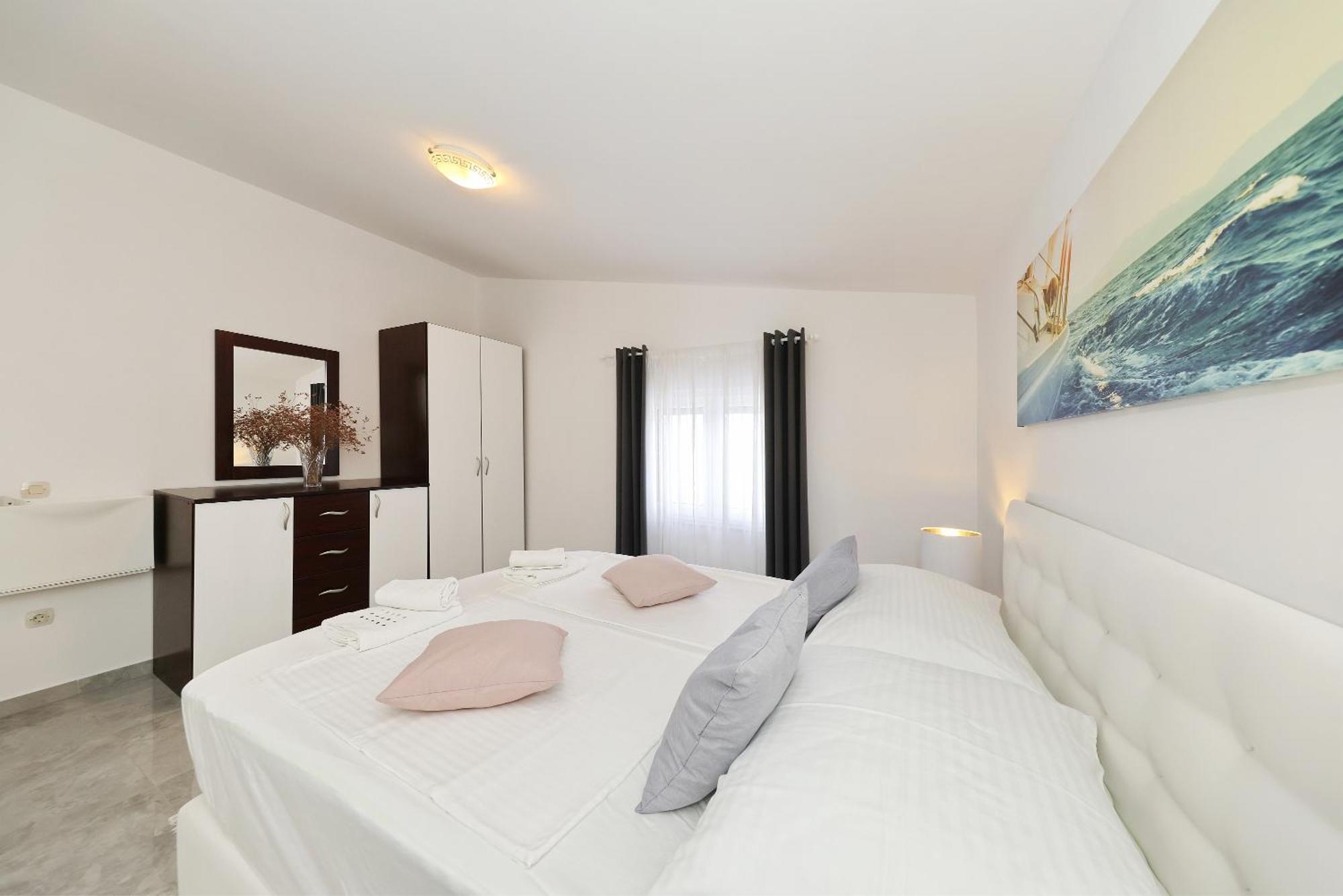 Apartments Rosini, 300M From The Beach With Shared Tavern And Bikes, Nin Exterior foto