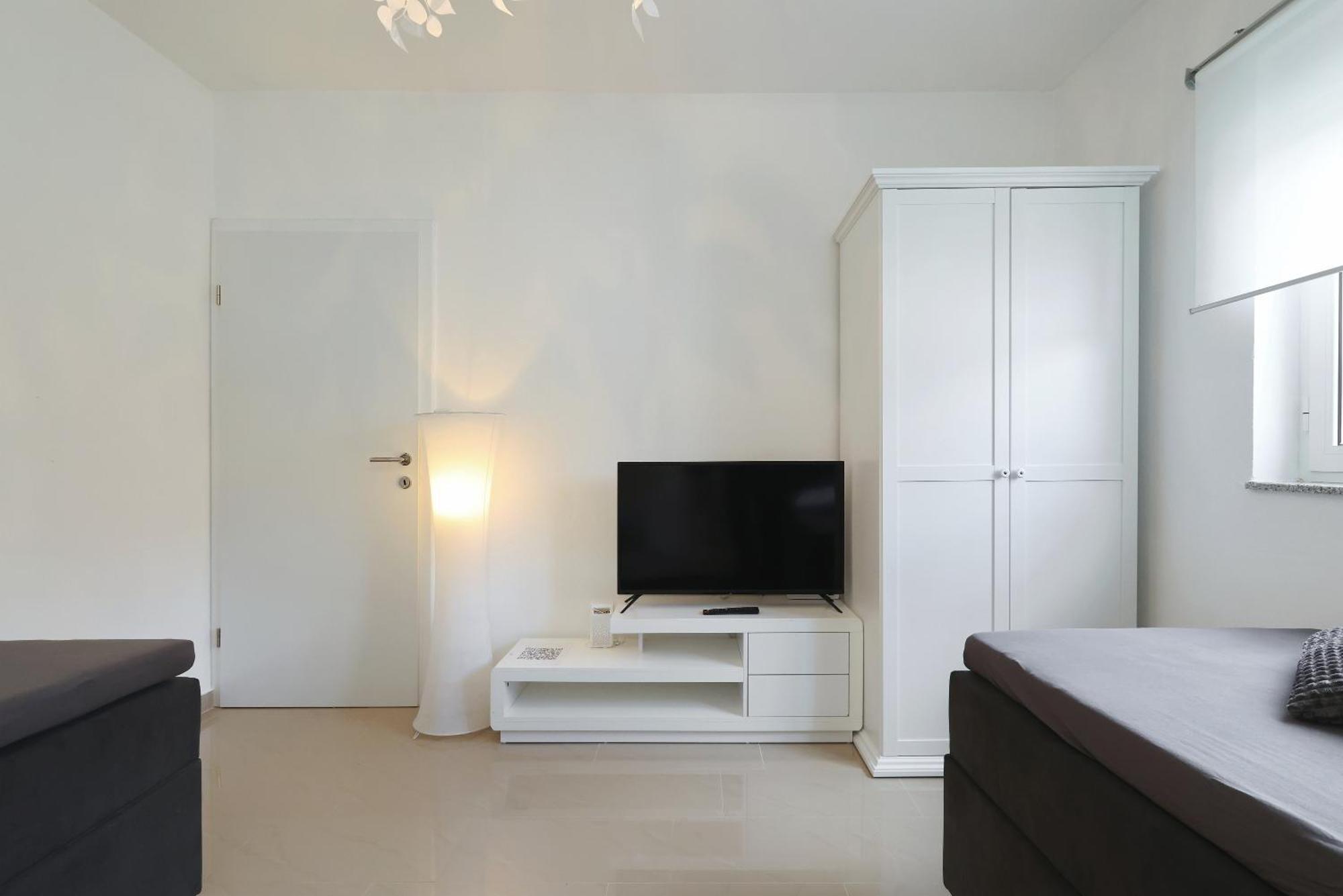 Apartments Rosini, 300M From The Beach With Shared Tavern And Bikes, Nin Exterior foto